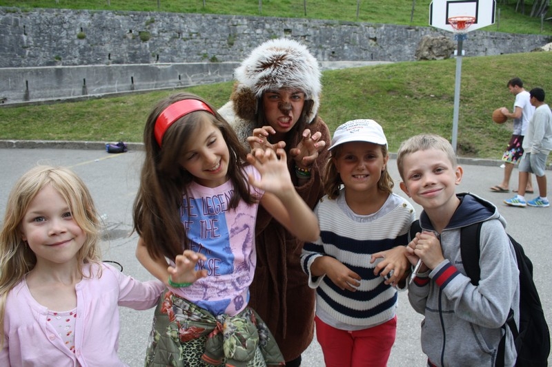Village Camps International Summer Camp Leysin, Switzerland 2025-08-09 https://www.villagecamps.com/journals_admin/images/685-34-pet zoo (38).jpg